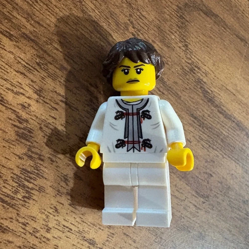 LEGO Ninjago Nya Minifigure White Outfit Dragon Print Braided Hair 2011 Martial
